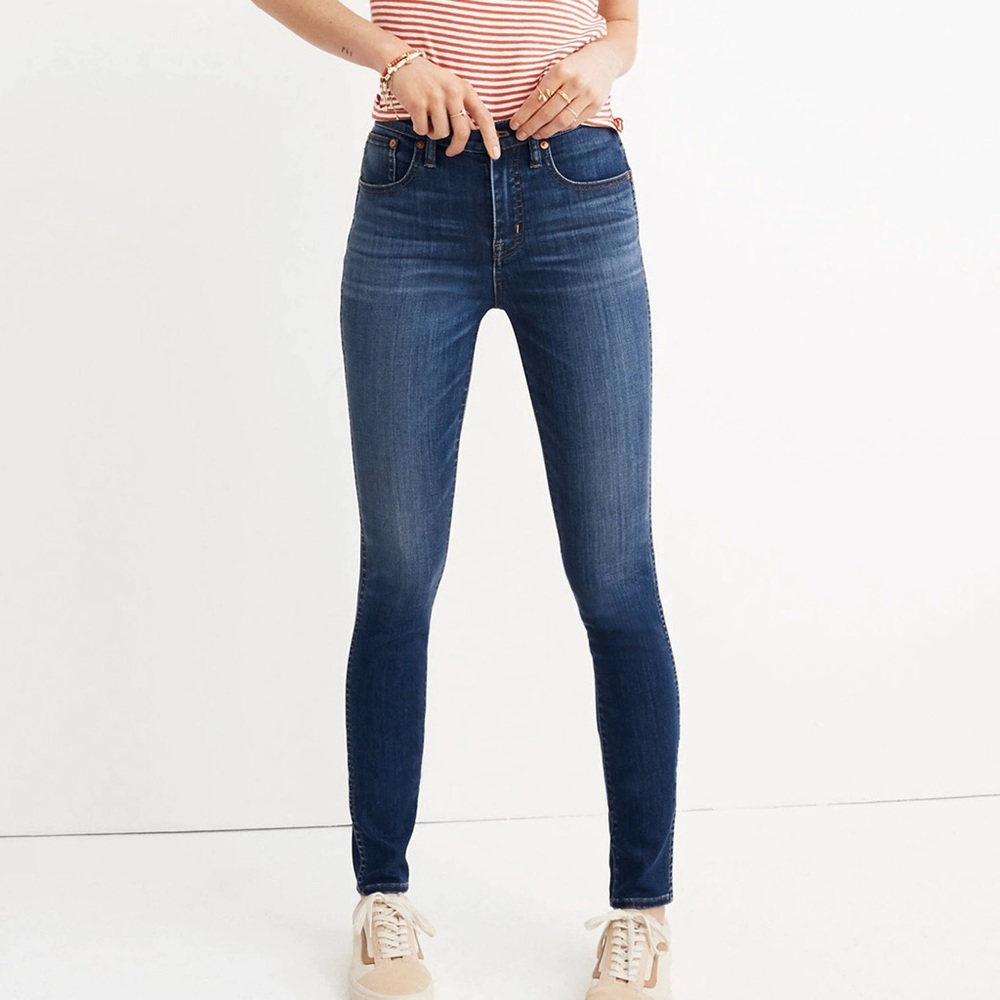 Madewell 9” High Rise Skinny Jeans Whiskered Dark Denim Wash Size: 25